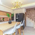 Heritage In Center With Pool Appartement Vodice