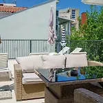 Heritage In Center With Pool Appartamento *
