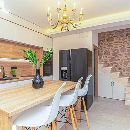 Heritage In Center With Pool Apartment Vodice