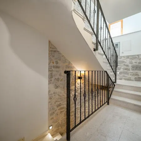 Heritage In Center With Pool Apartamento Vodice