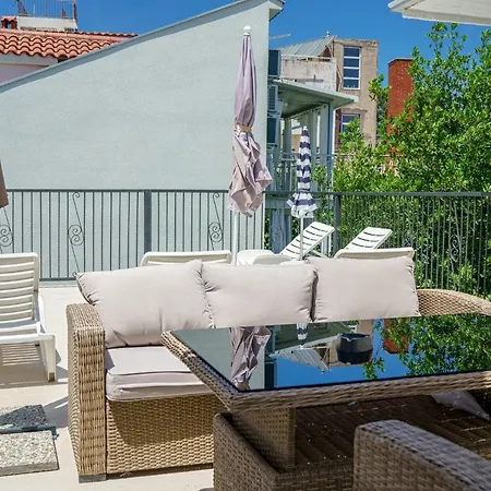 Heritage In Center With Pool Apartamento *