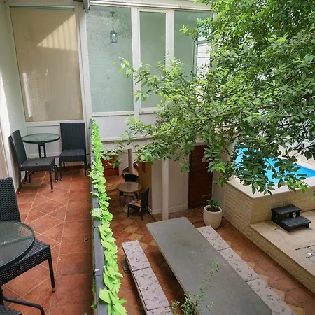 Heritage In Center With Pool Apartamento