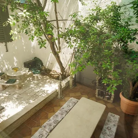 Heritage In Center With Pool *