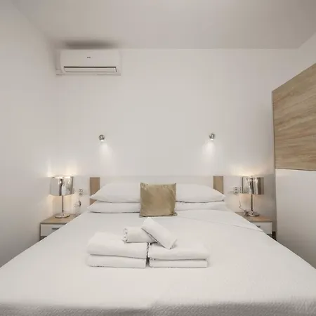 Apartamento Heritage In Center With Pool Vodice