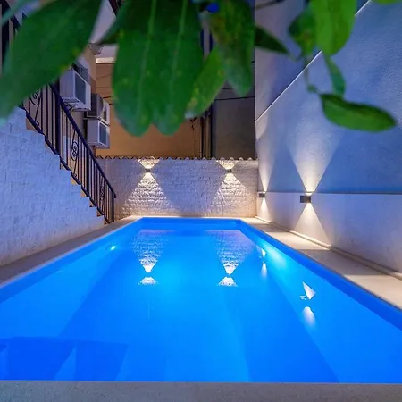 Apartamento Heritage In Center With Pool