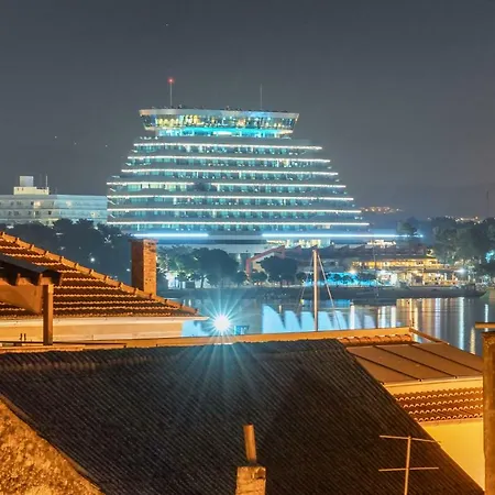 Heritage In Center With Pool Apartamento *