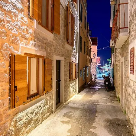 Heritage In Center With Pool Apartament *