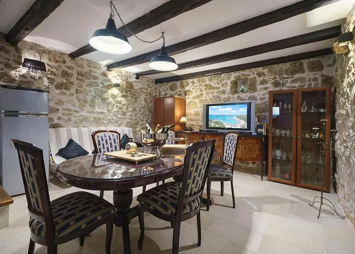 Heritage In Center With Pool Lejlighed