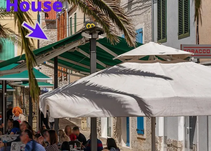 Heritage In Center With Pool Lejlighed Vodice