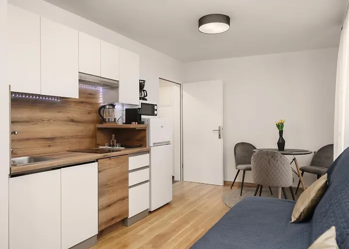 Heritage In Center With Pool *