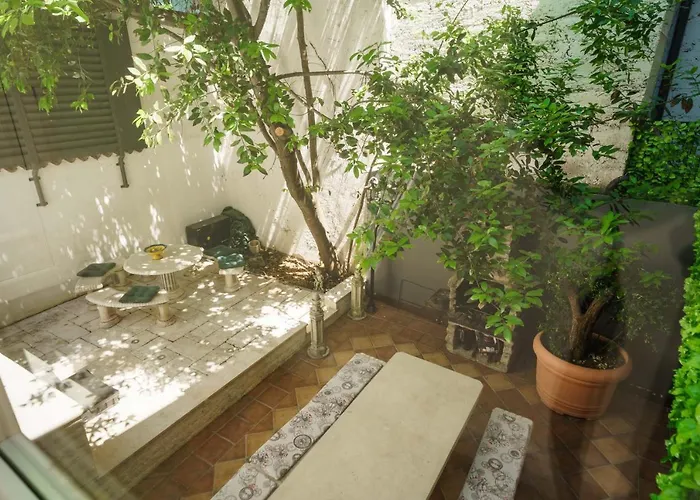 Heritage In Center With Pool *