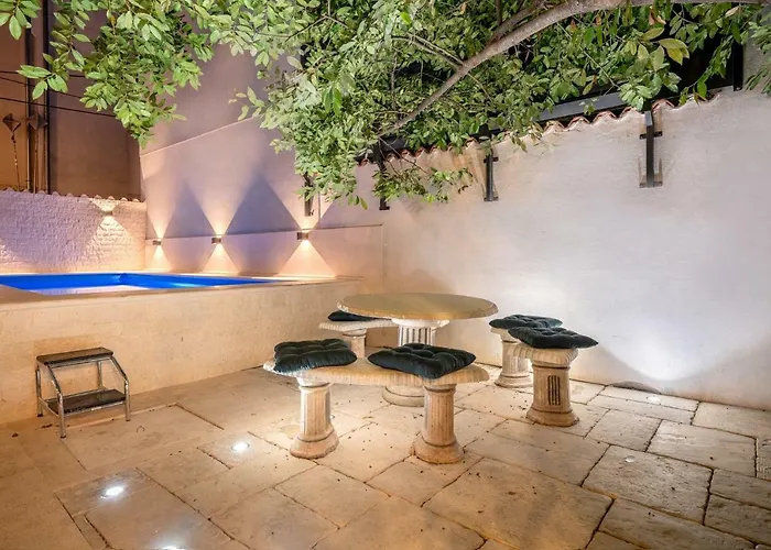 Heritage In Center With Pool Lejlighed